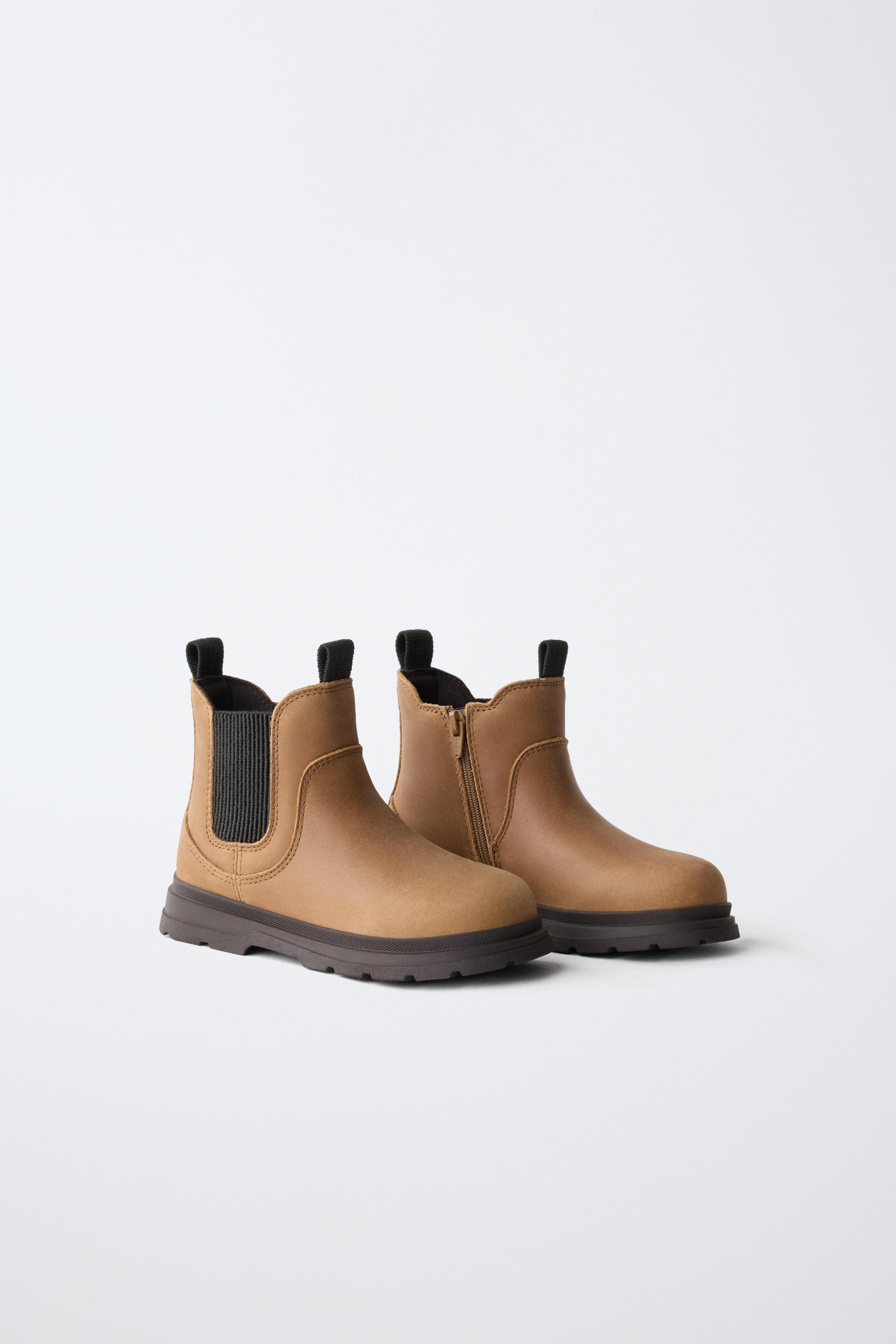 LEATHER CHELSEA BOOTS