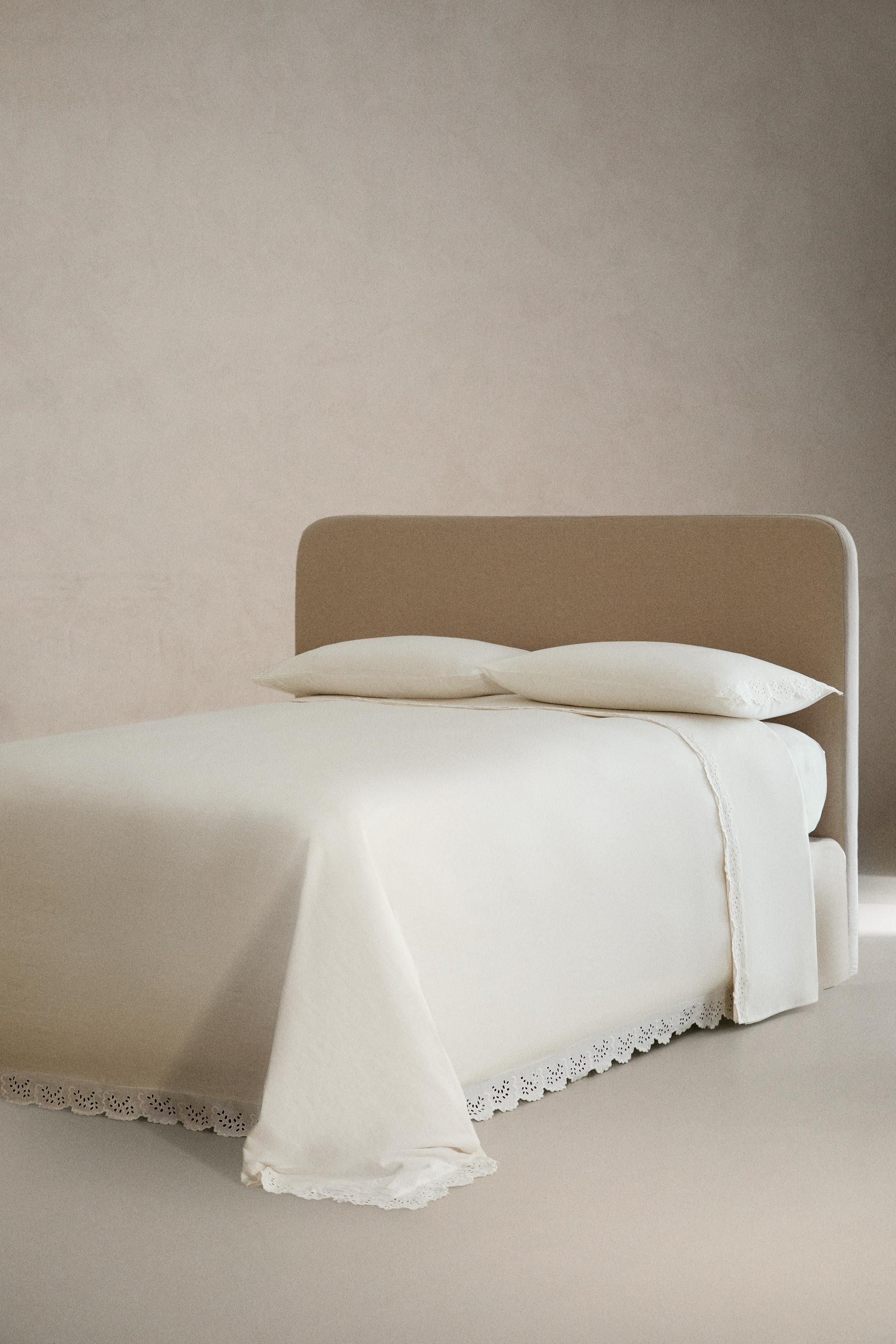 EMBROIDERED DUVET COVER WITH TRIM — White
