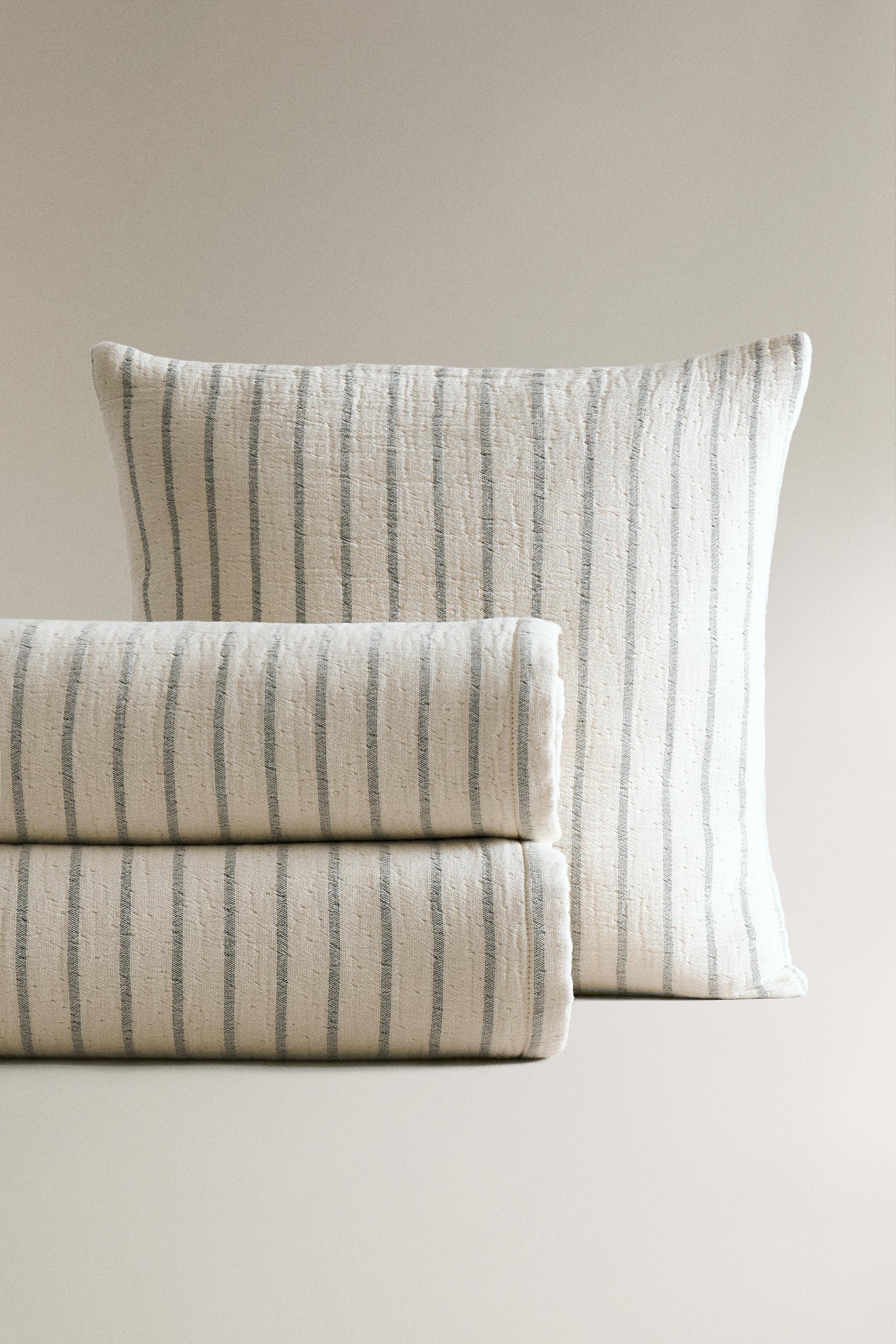 CHILDREN'S STRIPED MUSLIN BEDSPREAD