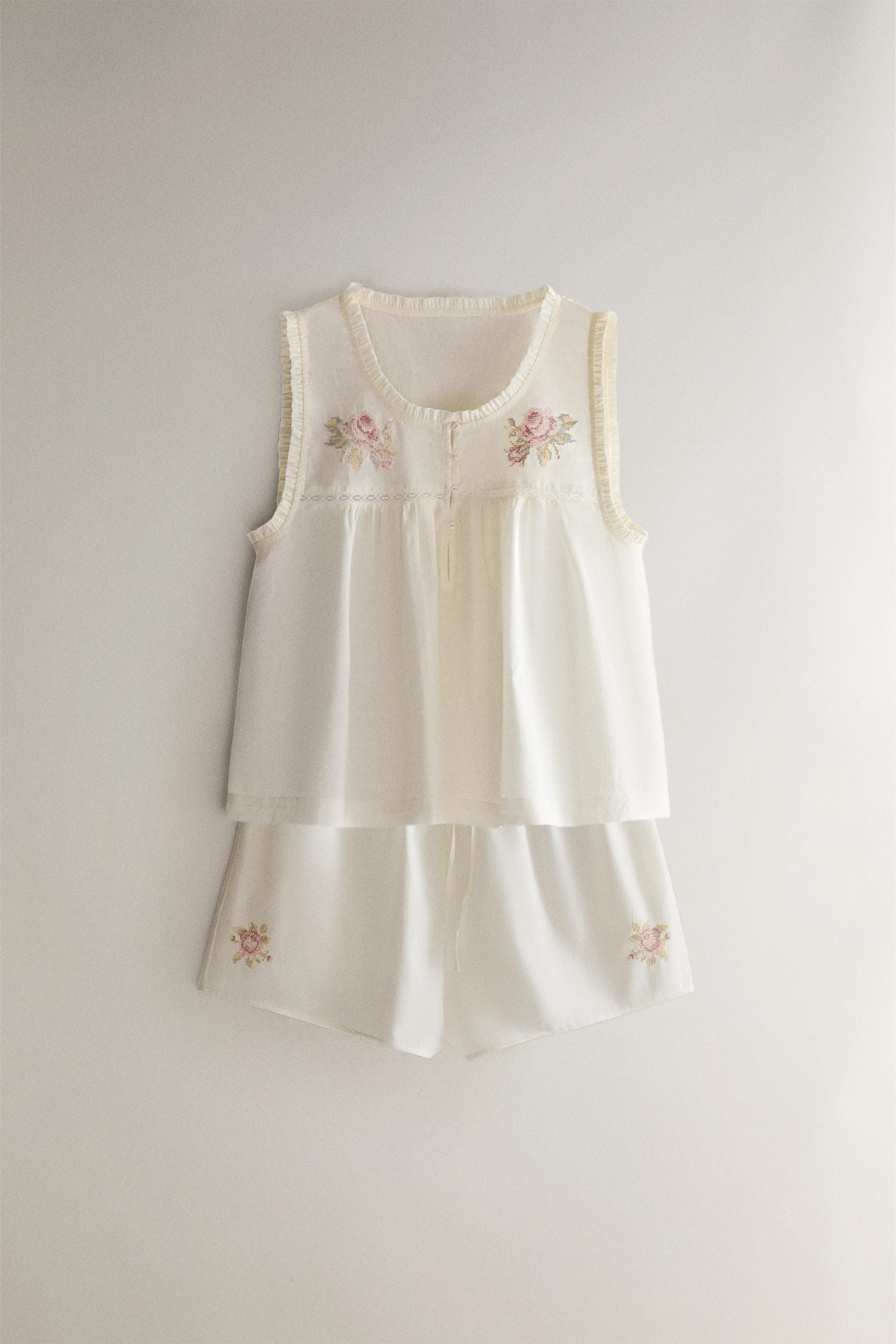FLORAL EMBROIDERED SHORTS