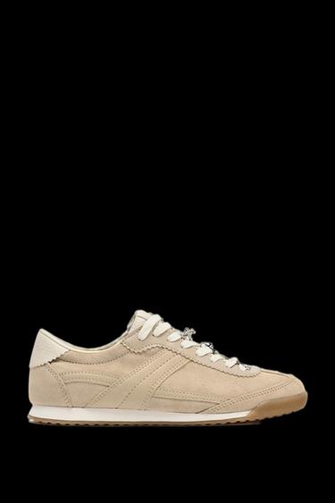 SPORTLICHER SCHUH CHARMS - Sandfarbe von Zara