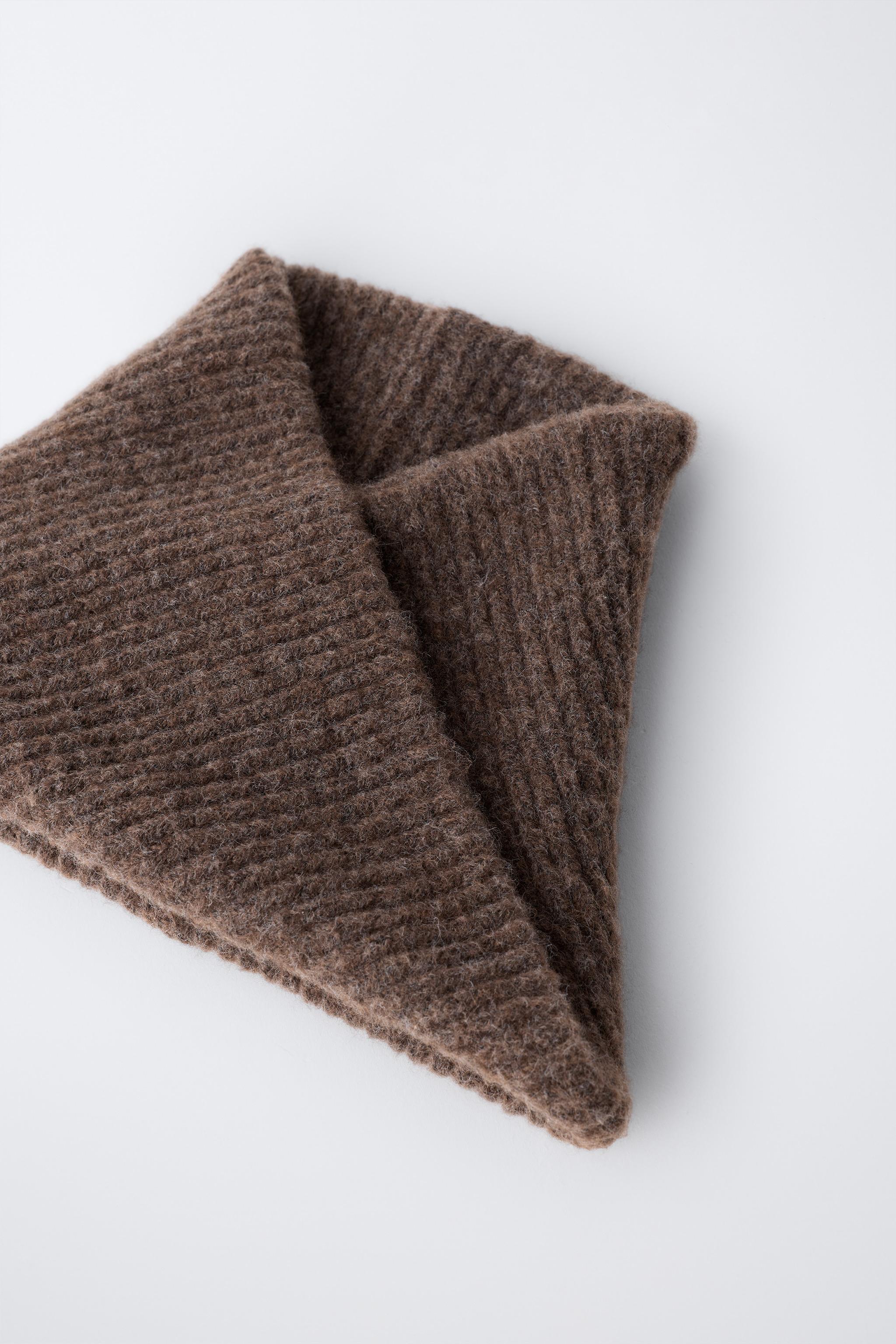 CROSSOVER KNIT NECK WARMER