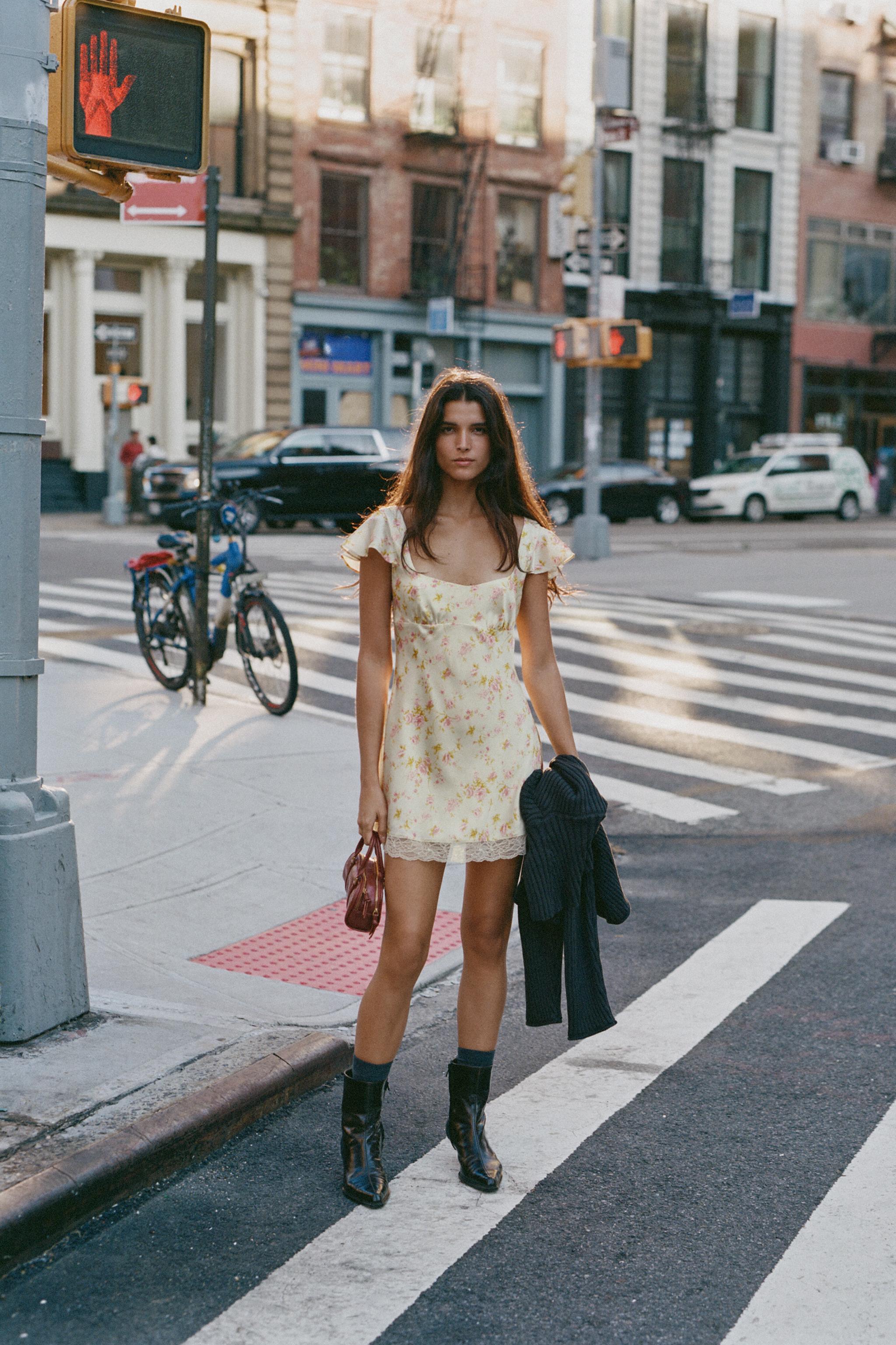 フラワー柄ドレスワンピース - レディース | ZARA 日本
