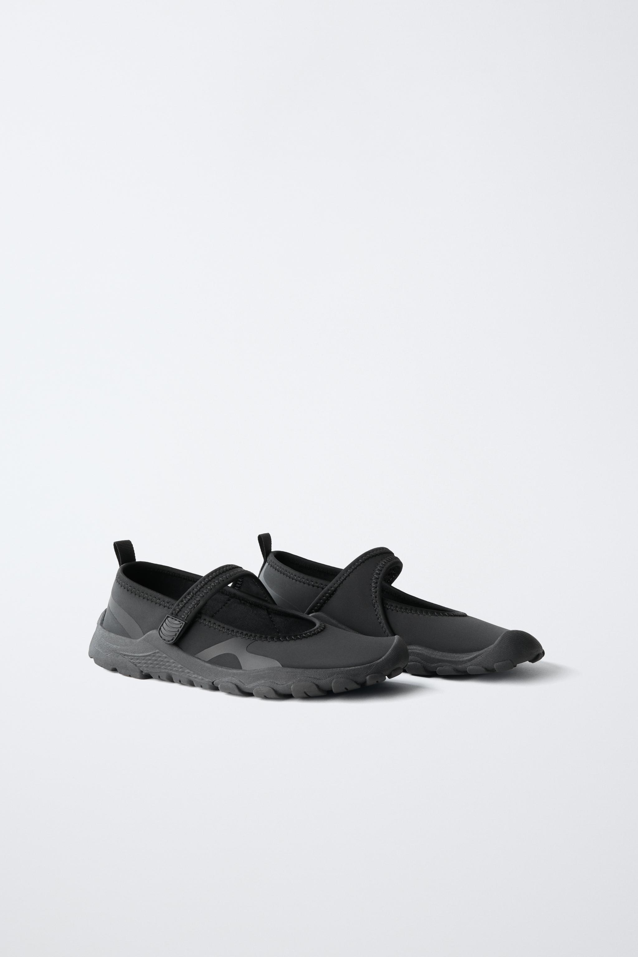 BAREFOOT SPORT BALLET FLATS — Black