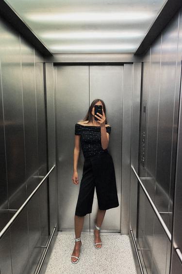 ТОП С ОТКРЫТЫМИ ПЛЕЧАМИ И СТРАЗАМИ — ЧЕРНЫЙ от Zara — изображение 0