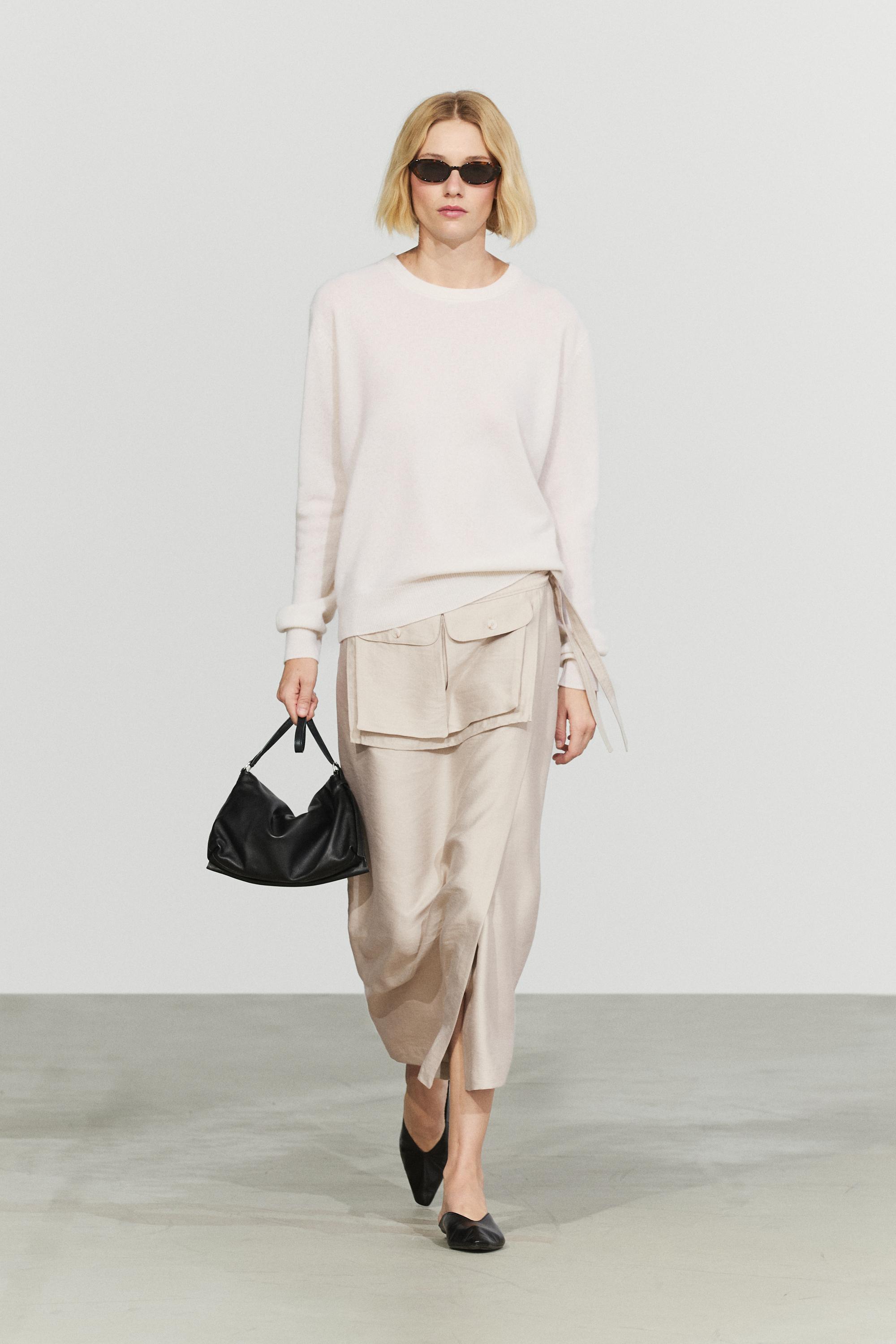 100% cashmere long sleeve sweater — Ecru