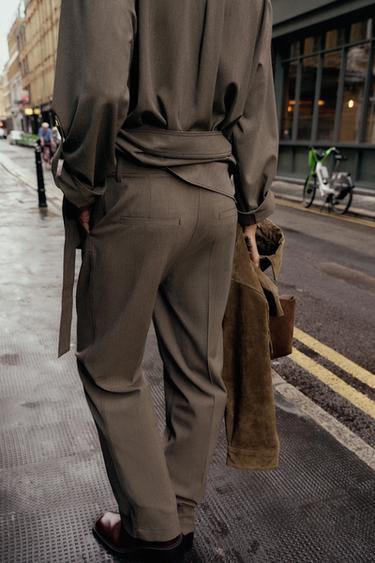 PANTALON DROIT À SURPIQÛRES - Marron clair de Zara - Image 4