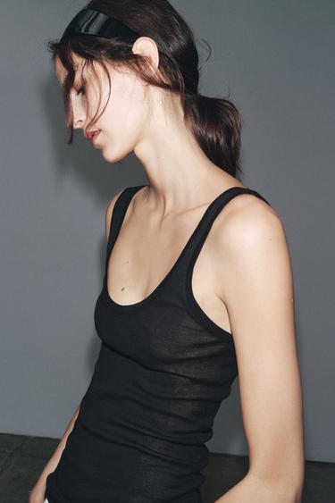 T- SHIRT AUS SUPIMA®-BAUMWOLLE - Schwarz von Zara