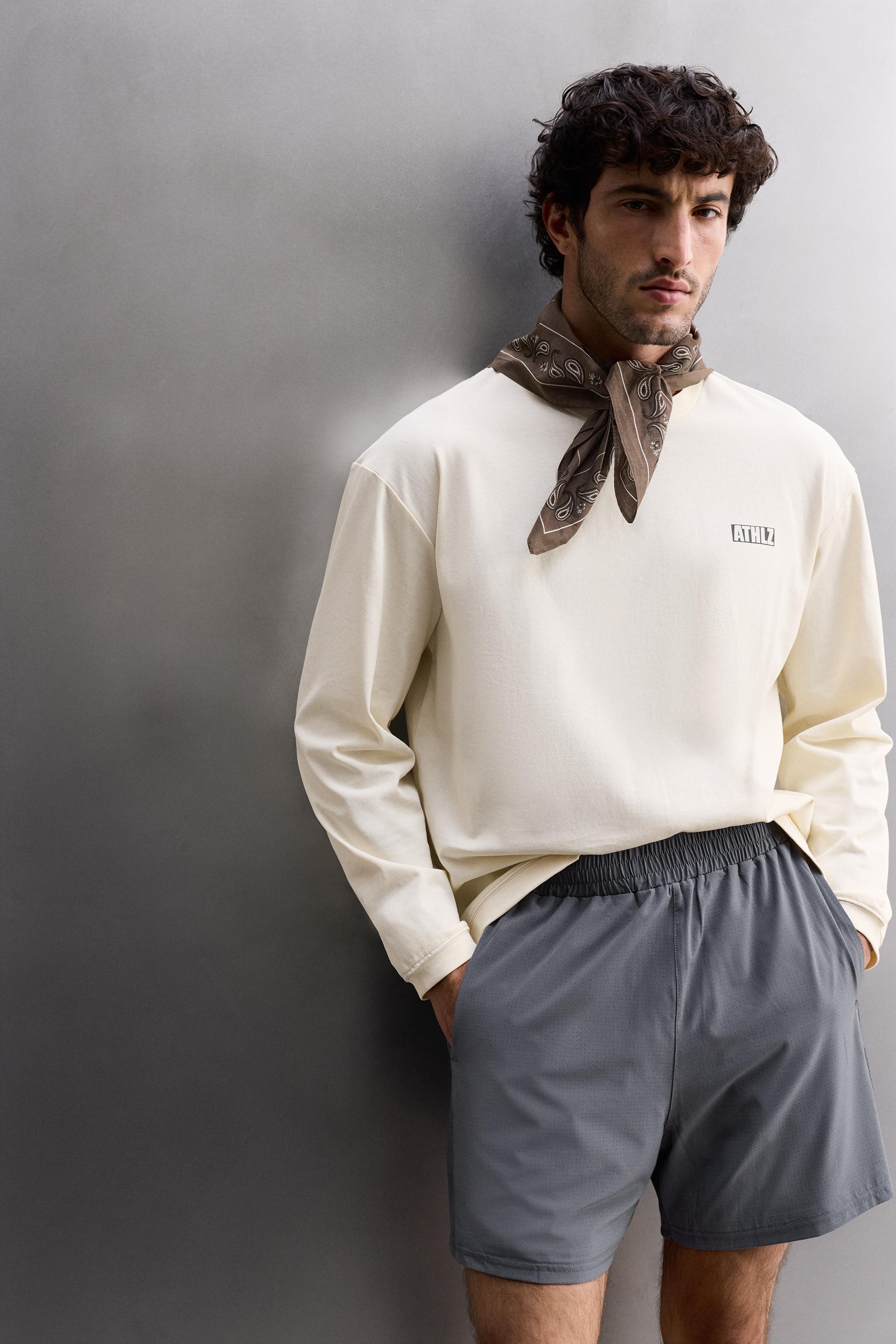 GRAPHIC PRINT TRAINING T-SHIRT