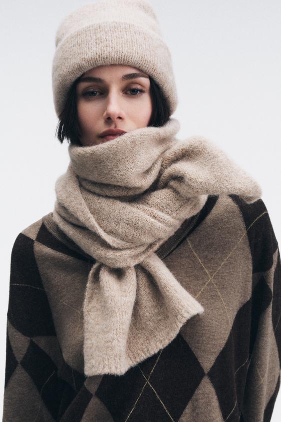 BUFANDA LISA PUNTO - Beige de Zara - Imagen 0