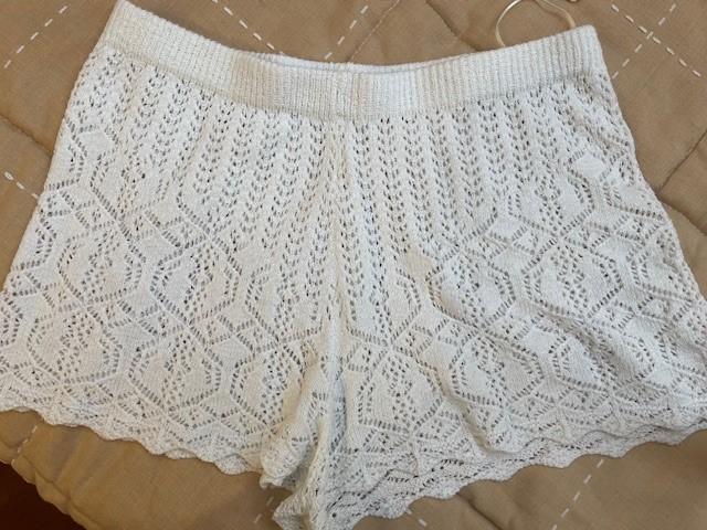 CUT-OUT SHORTS - Image 3