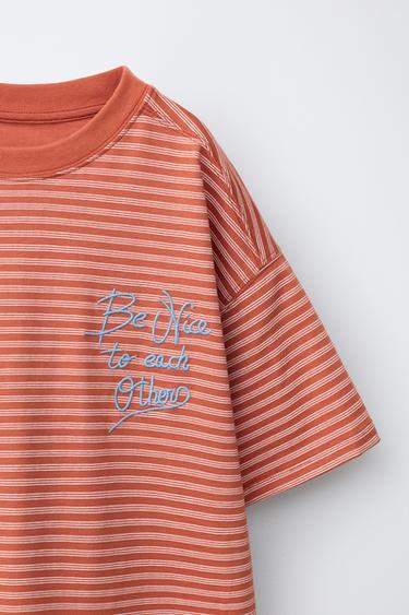 T-SHIRT À RAYURES ET INSCRIPTION BRODÉE - Tuile de Zara - Image 2