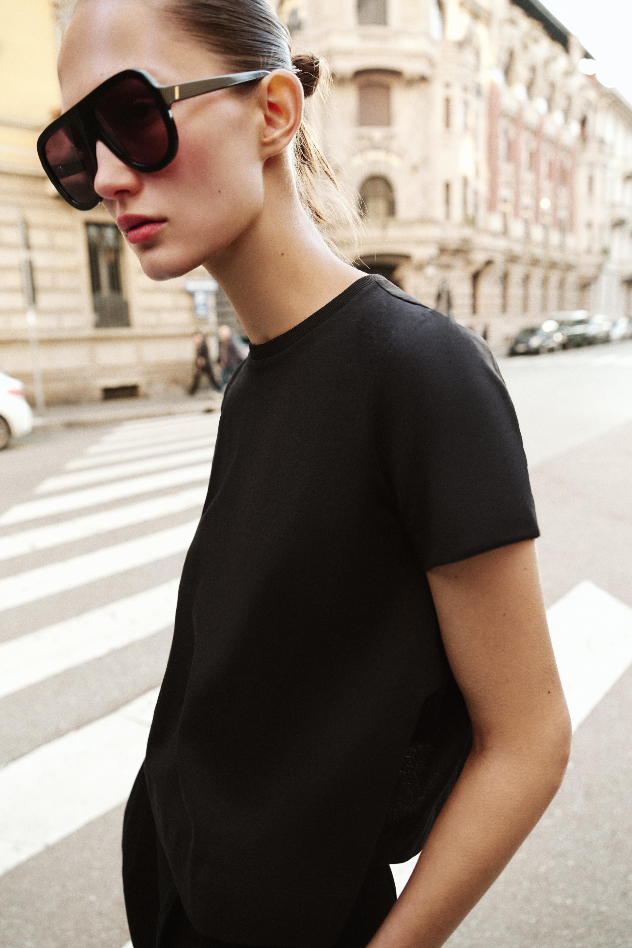 SHORT SLEEVE T-SHIRT