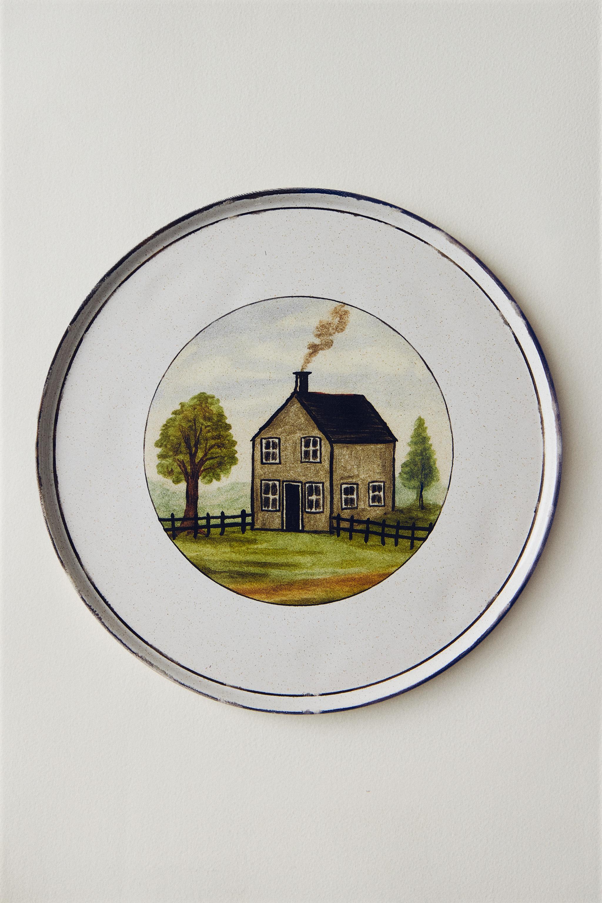 STONEWARE DINNER PLATE WITH COTTAGE DESIGN