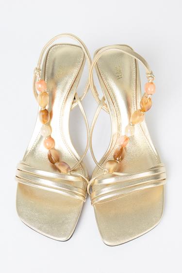 صندل مُمعدن بتفصيل أحجار - ذهبي الخاص بـ Zara