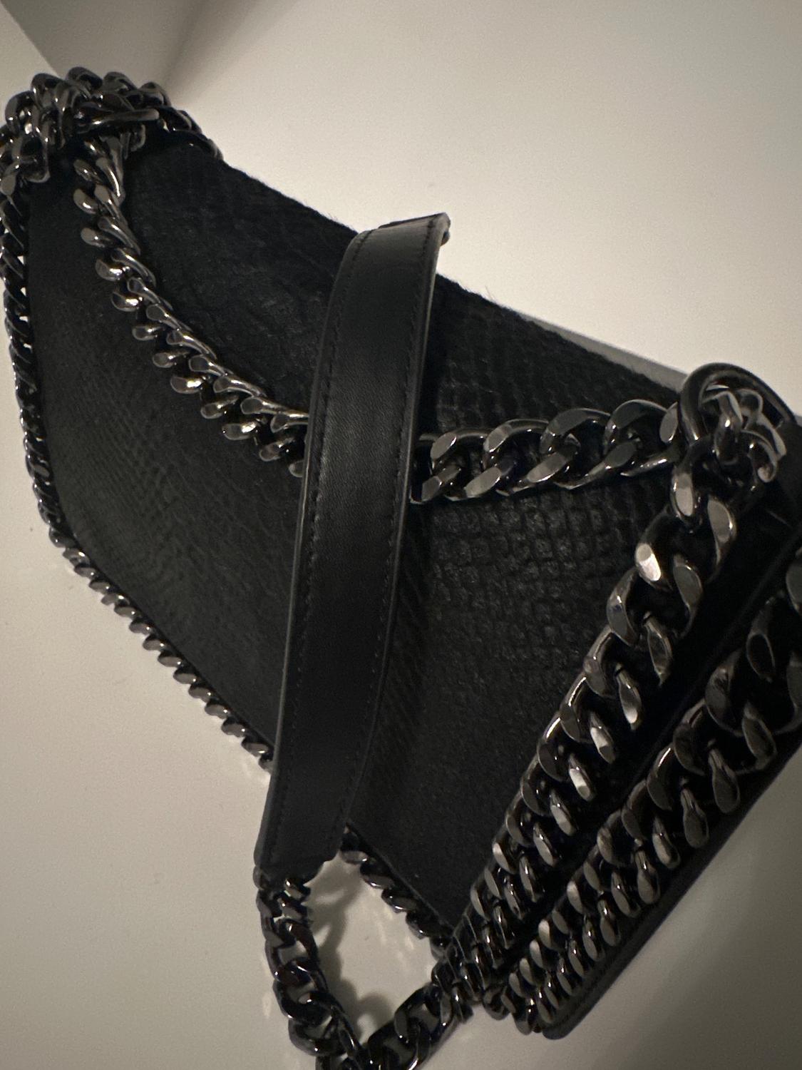 EMBOSSED CHAIN-TRIMMED BAG - Image 6