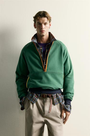SUDADERA CUELLO CREMALLERA COLOR BLOCK - Verde de Zara