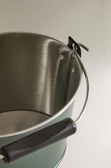 METAL LAUNDRY PEG BUCKET - Green by Zara - Image 1