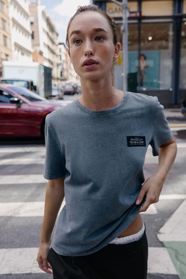 Zara SHORT SLEEVE T-SHIRT WITH LABEL - Anthracite grey
