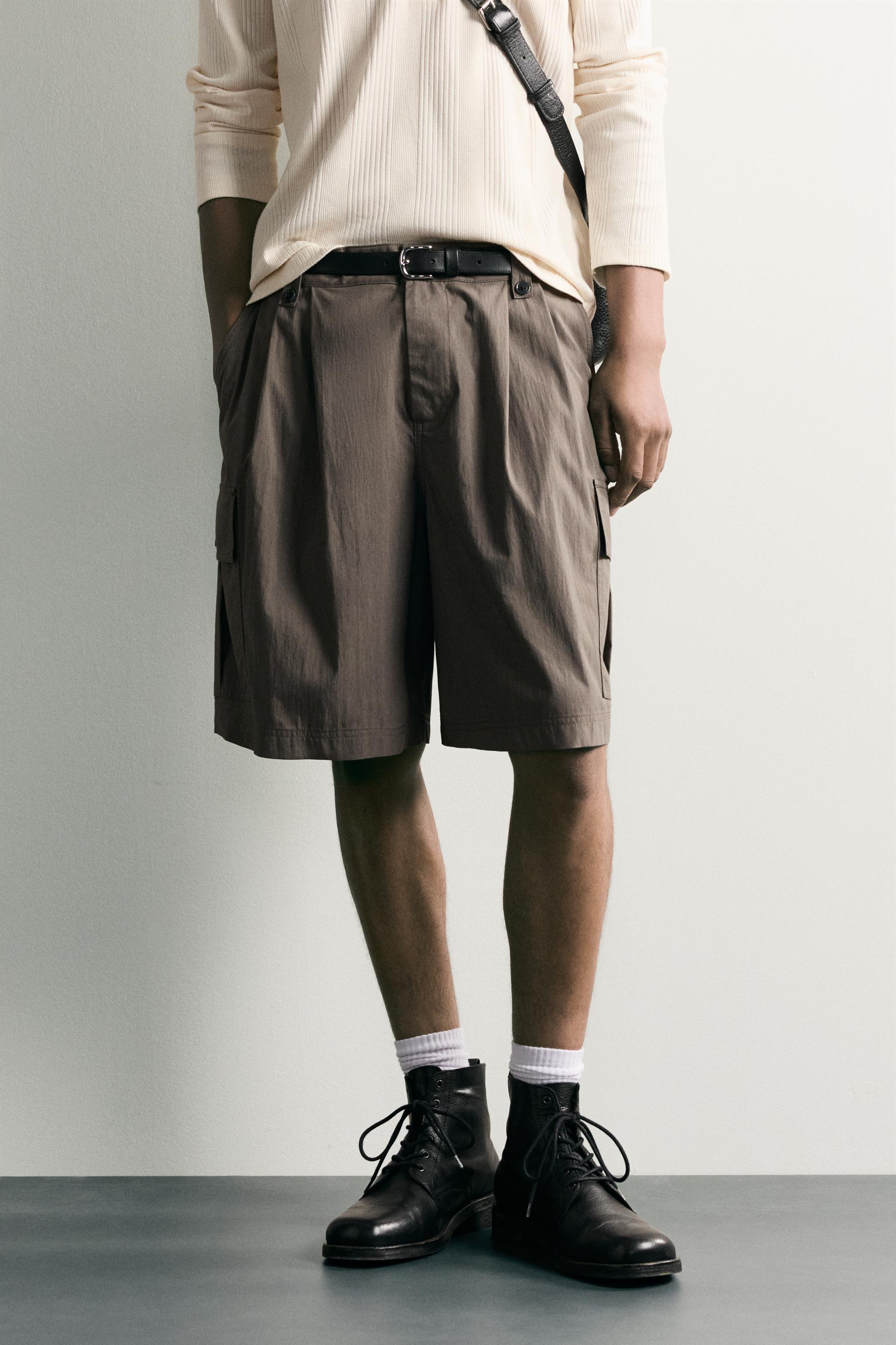 RELAXED FIT PLEATED CARGO SHORTS