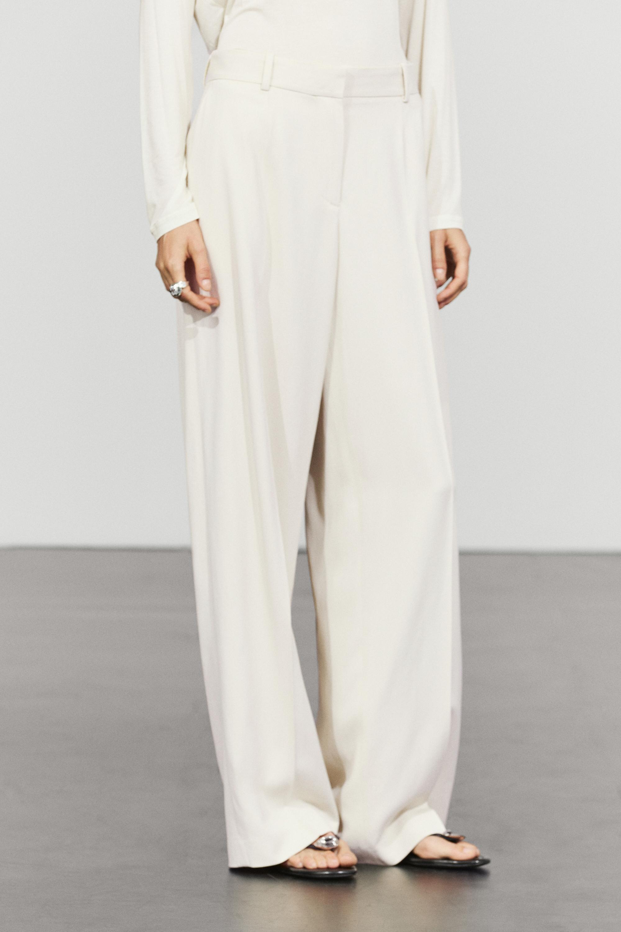Flowing wide-leg pants