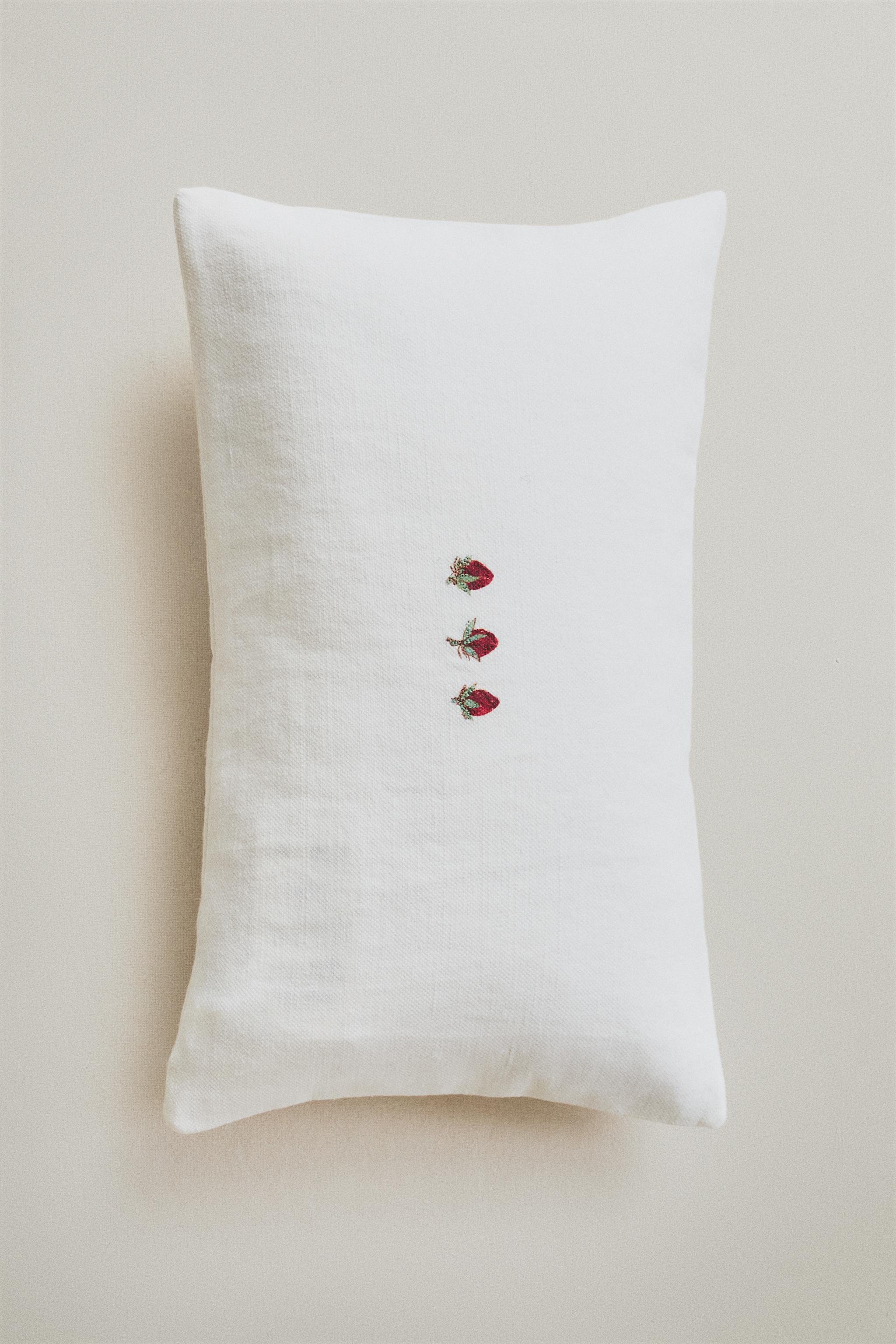 STRAWBERRY THROW PILLOW COVER