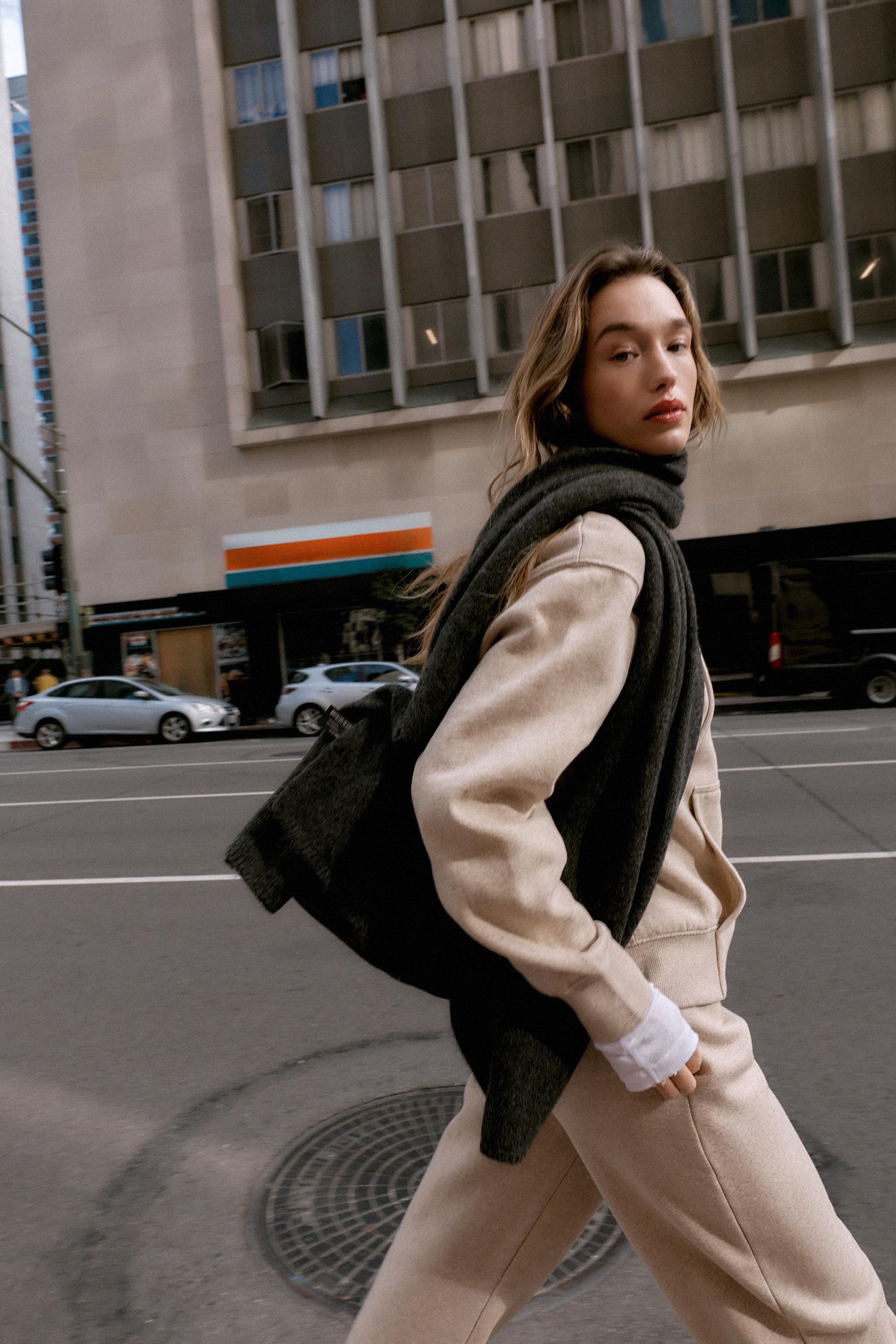 BASIC KAPÜŞONLU SWEATSHIRT - Görsel 4