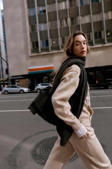 SWEAT BASIQUE À CAPUCHE - Beige chiné de Zara - Image 3