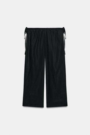 УКОРОЧЕННЫЕ БРЮКИ ИЗ СТРУЯЩЕЙСЯ ТКАНИ С ЗАВЯЗКАМИ — ЧЕРНЫЙ от Zara