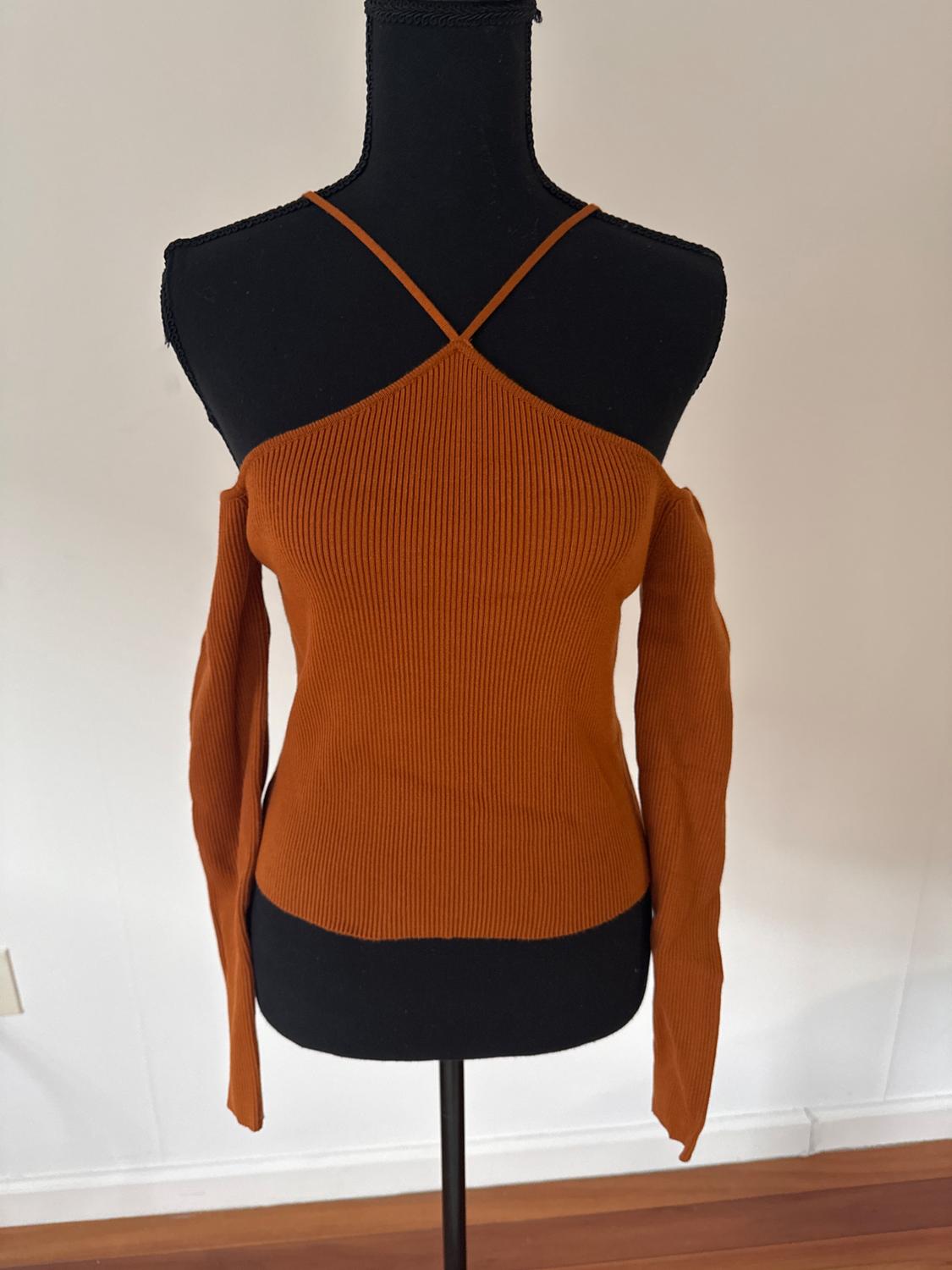 TOP PUNTO CUT OUT