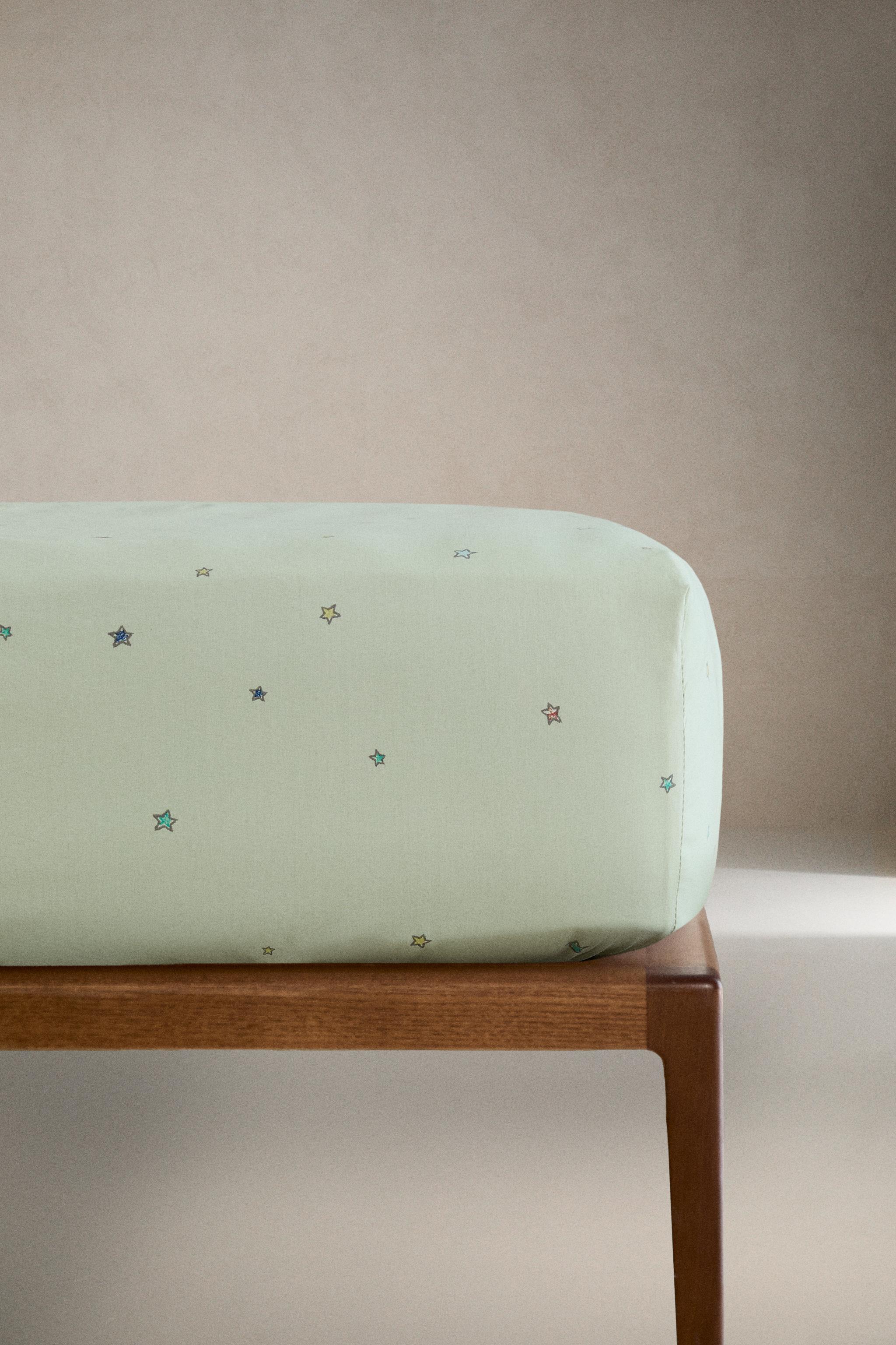 KIDS' COTTON STAR PRINT FITTED SHEET — Light green