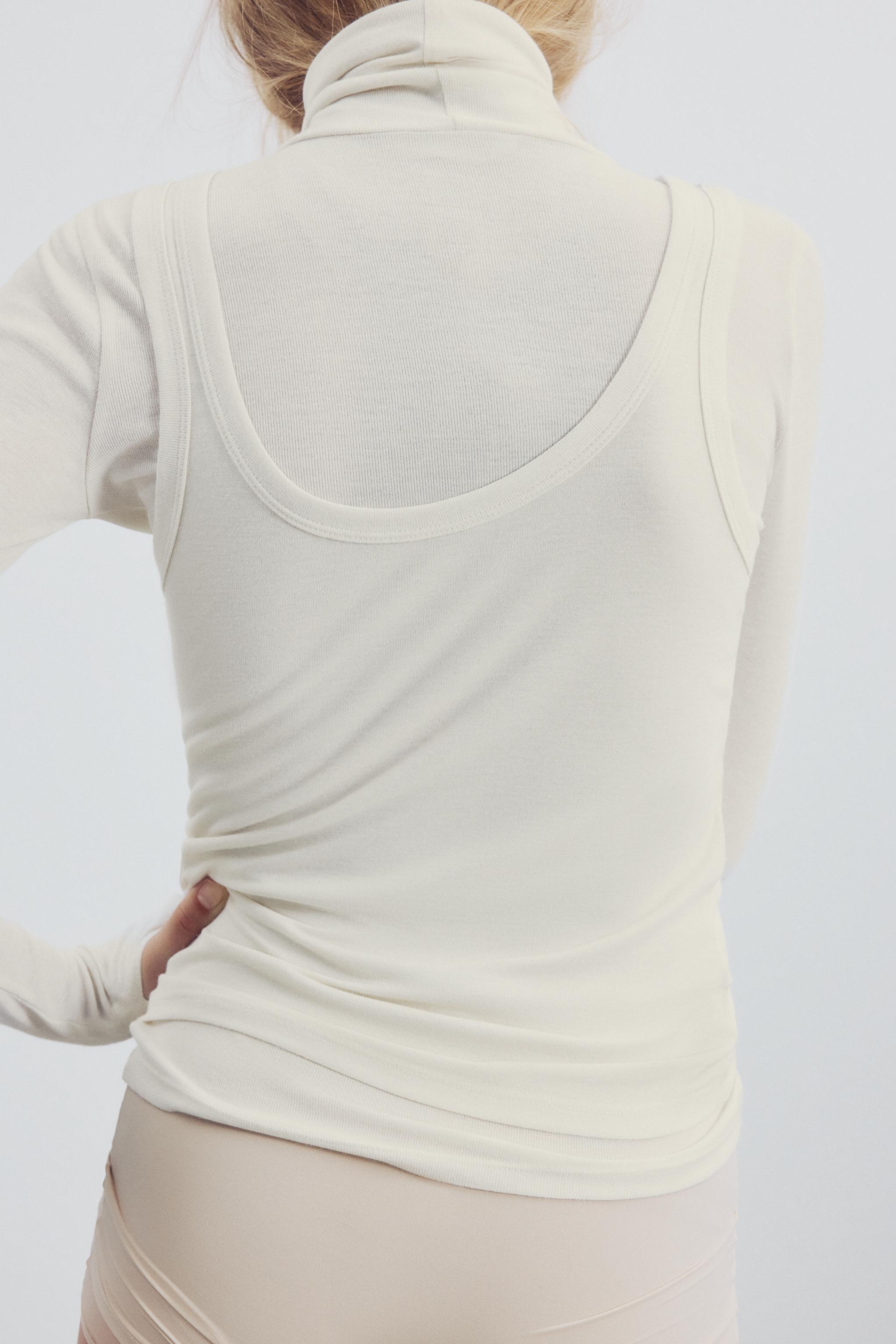DOUBLE-LAYER EFFECT T-SHIRT