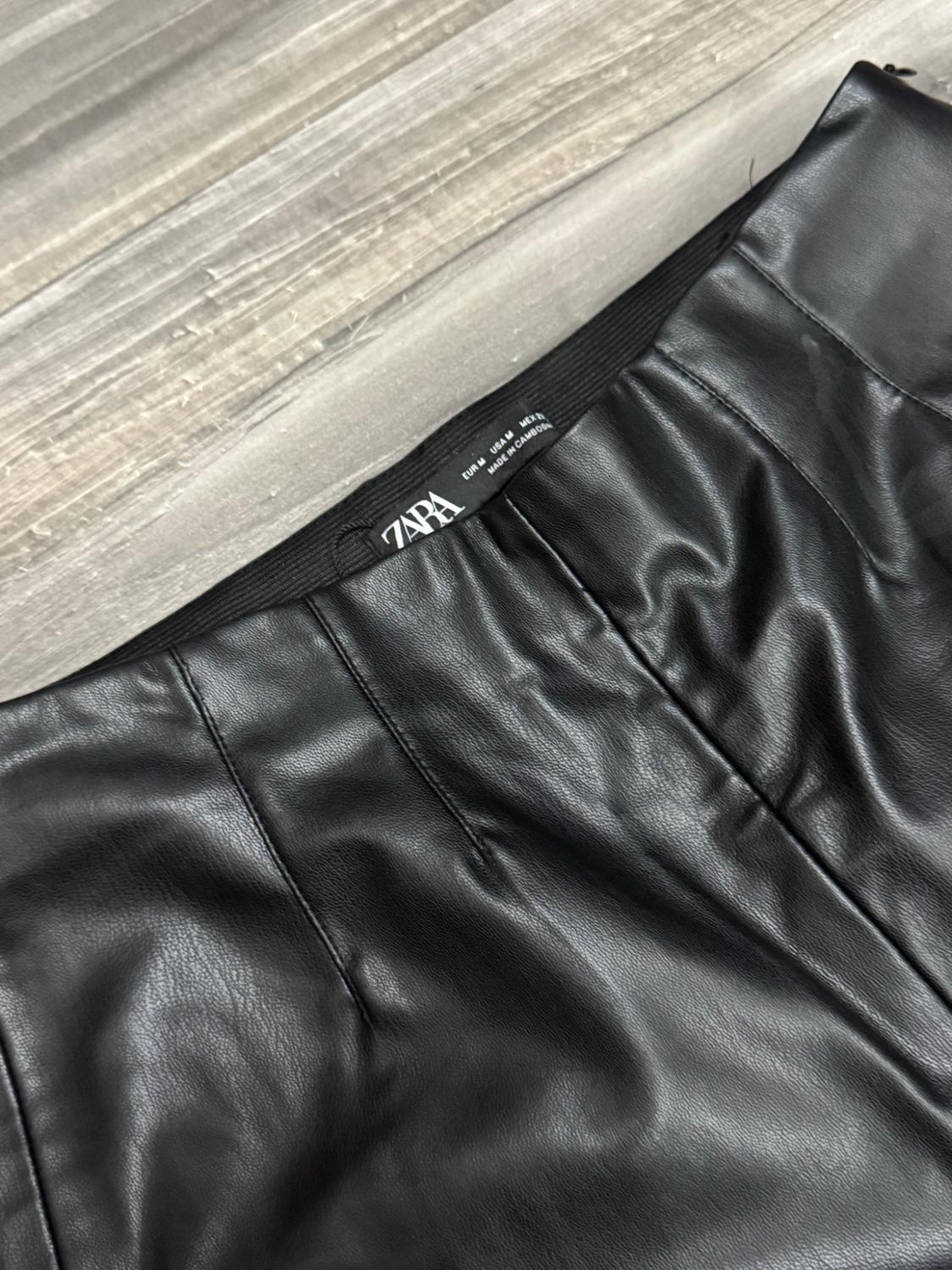 MINI FLARE FAUX LEATHER LEGGINGS - Image 3