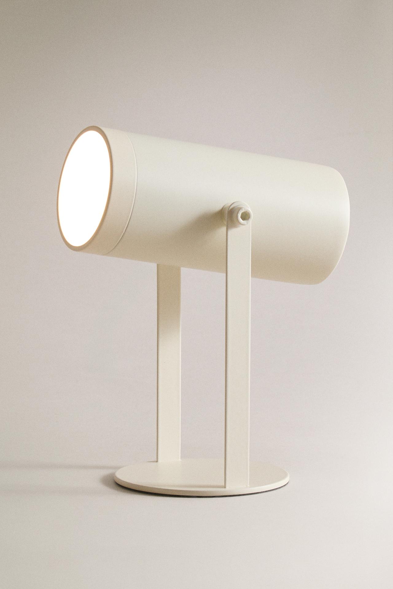 LAMP | CORDLESS USB RECHARGEABLE TABLE SPOTLIGHT — Ecru