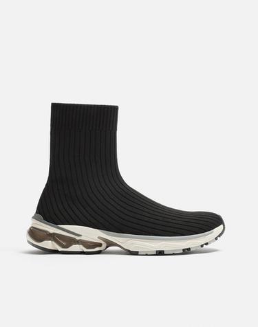 ZAPATILLA BOTÍN TEJIDO - Negro de Zara