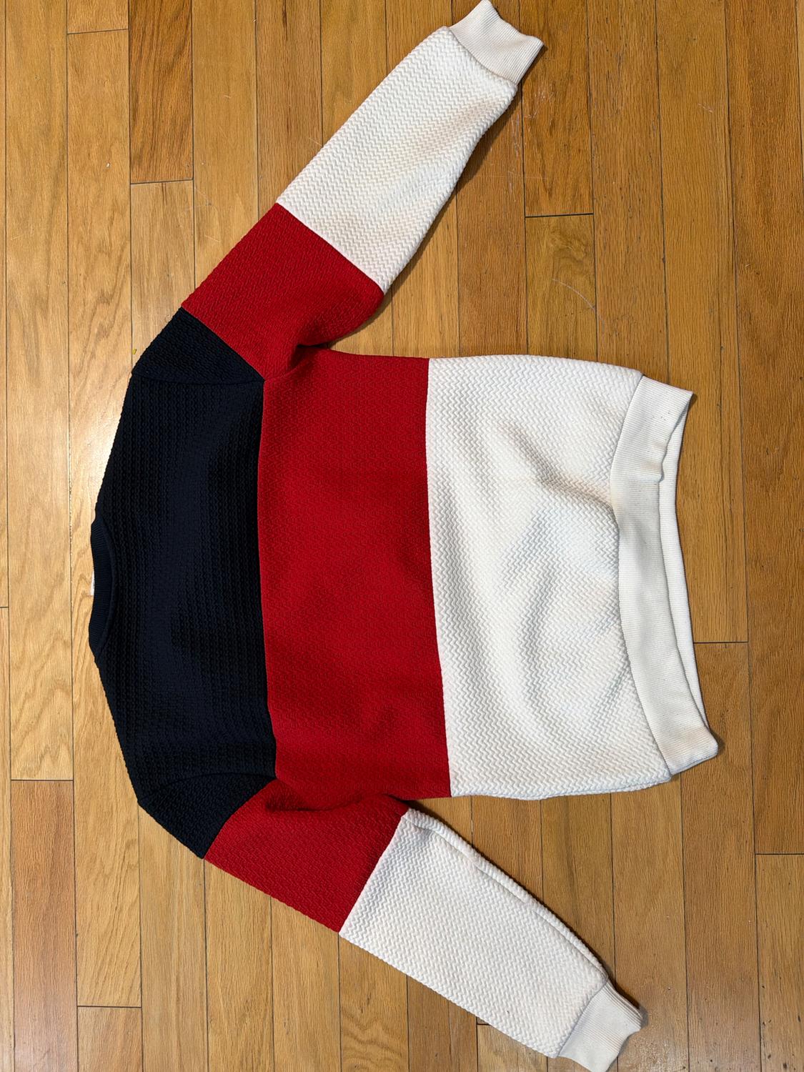 Quilted colorblock sweatshirt. - Image 3