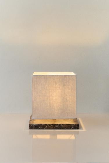 مصباح طاولة مكعب - رمادي الخاص بـ Zara