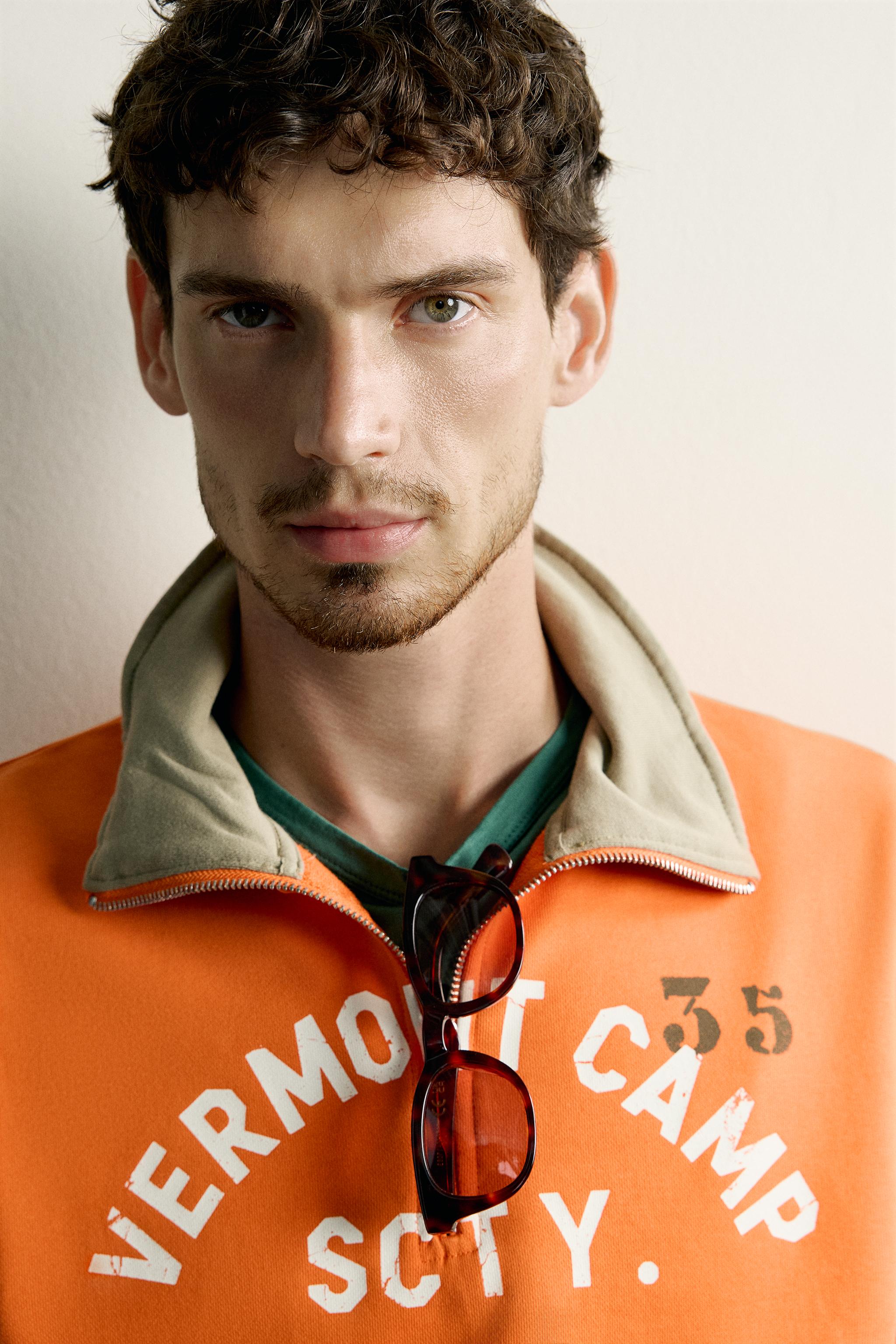 CONTRAST TEXT QUARTER-ZIP SWEATSHIRT