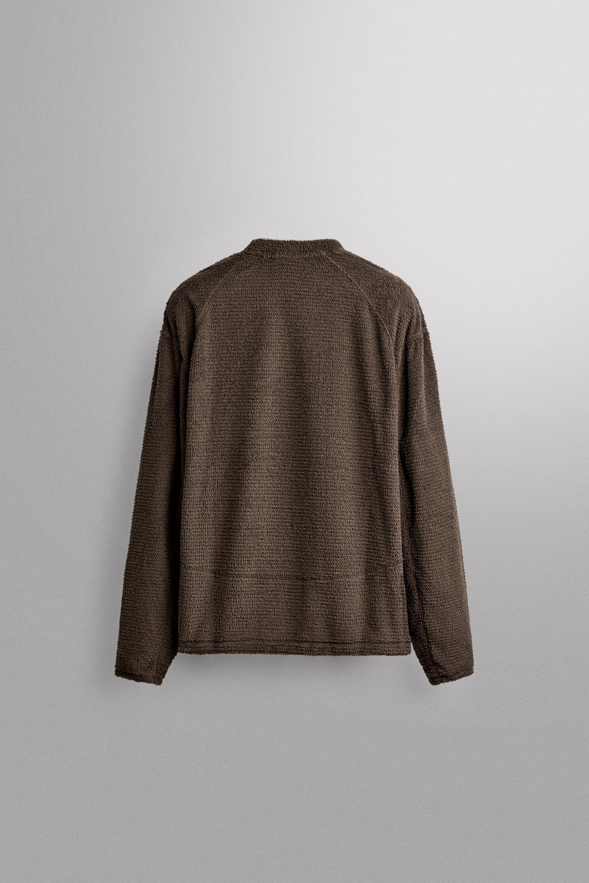 TEXTURED FLEECE SWEATSHIRT