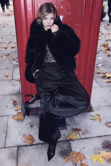 PANTALÓN SATINADO BOMBACHO PLIEGUES - Negro de Zara