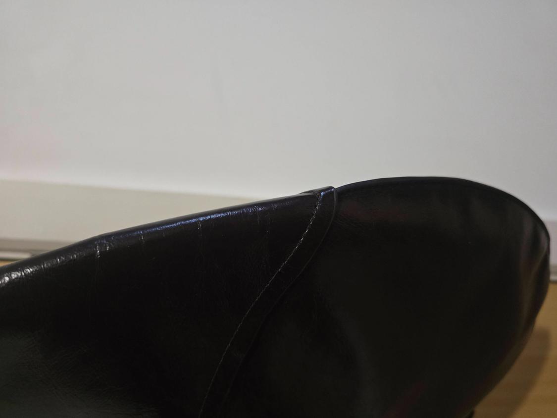 LEATHER SHOULDER BAG - Image 6