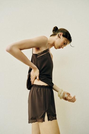 SHORT FLUIDE EN DENTELLE - Marron foncé de Zara - Image 3