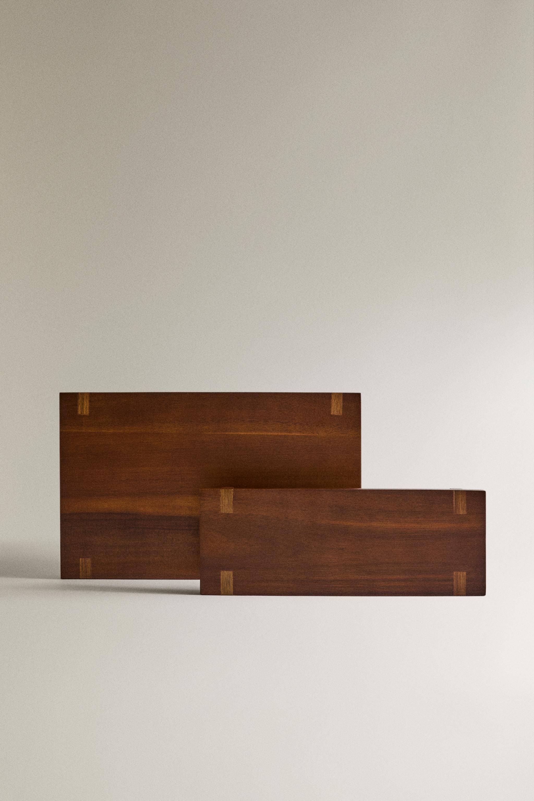RECTANGULAR DECORATIVE WOODEN TRAY — Brown
