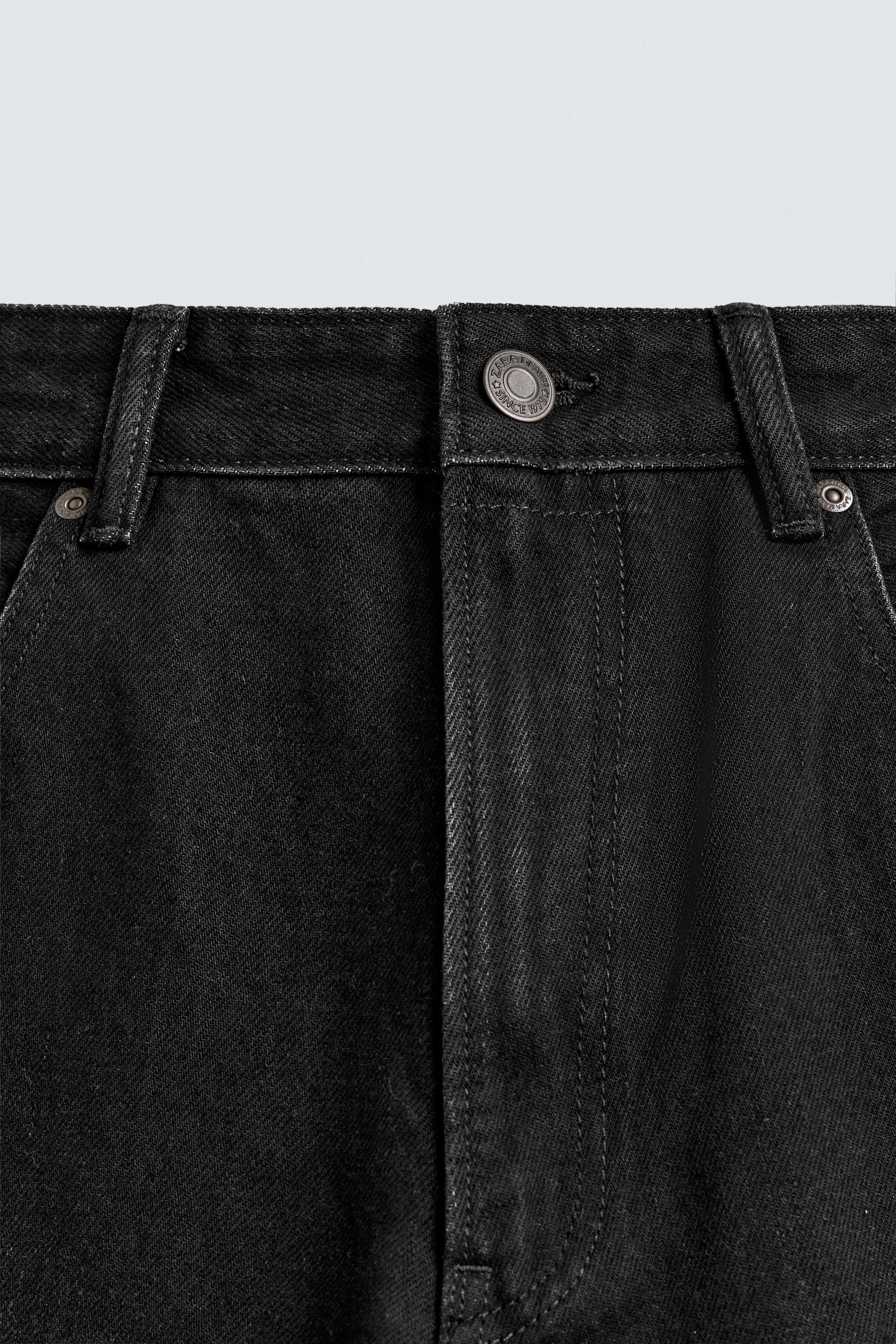 RIPPED BAGGY FIT JEANS