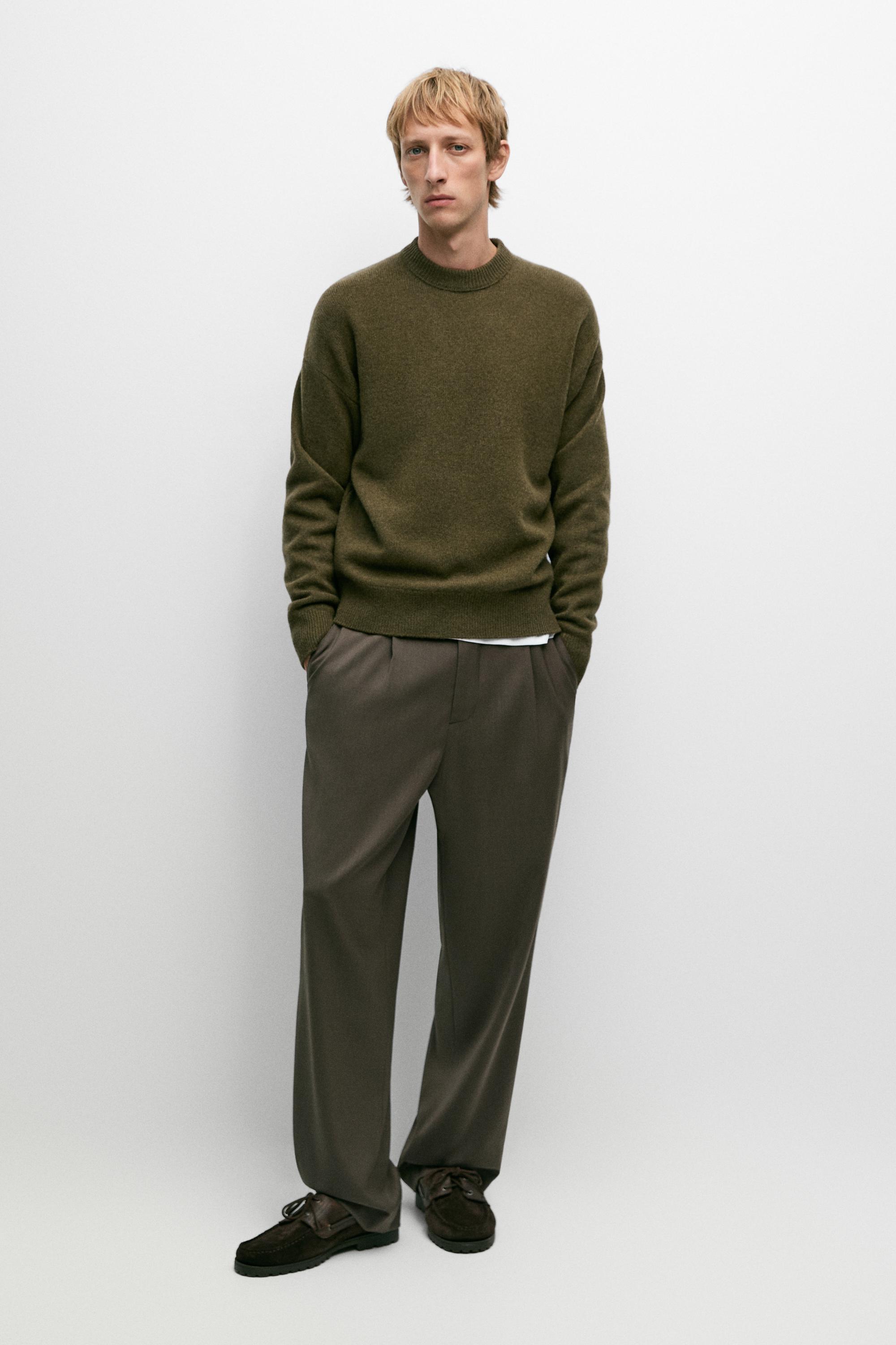 100% wool knit round-neck sweater