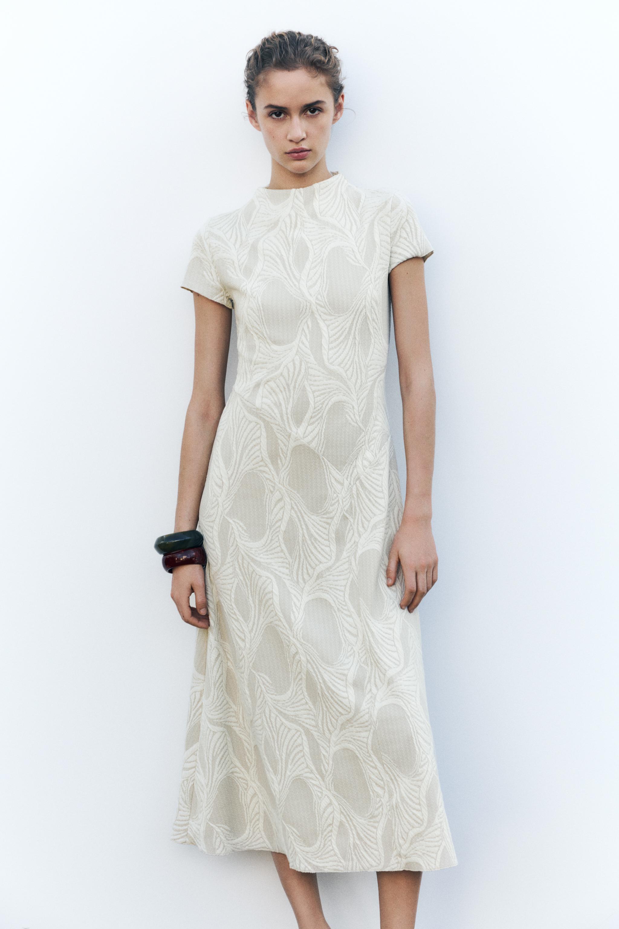 【ZARA】テクスチャー織地ミディ丈ワンピース 4813/323/727 ZARA NEW WOMAN STRAPPY TEXTURED MIDI DRESS OPEN-BACK VANILLA