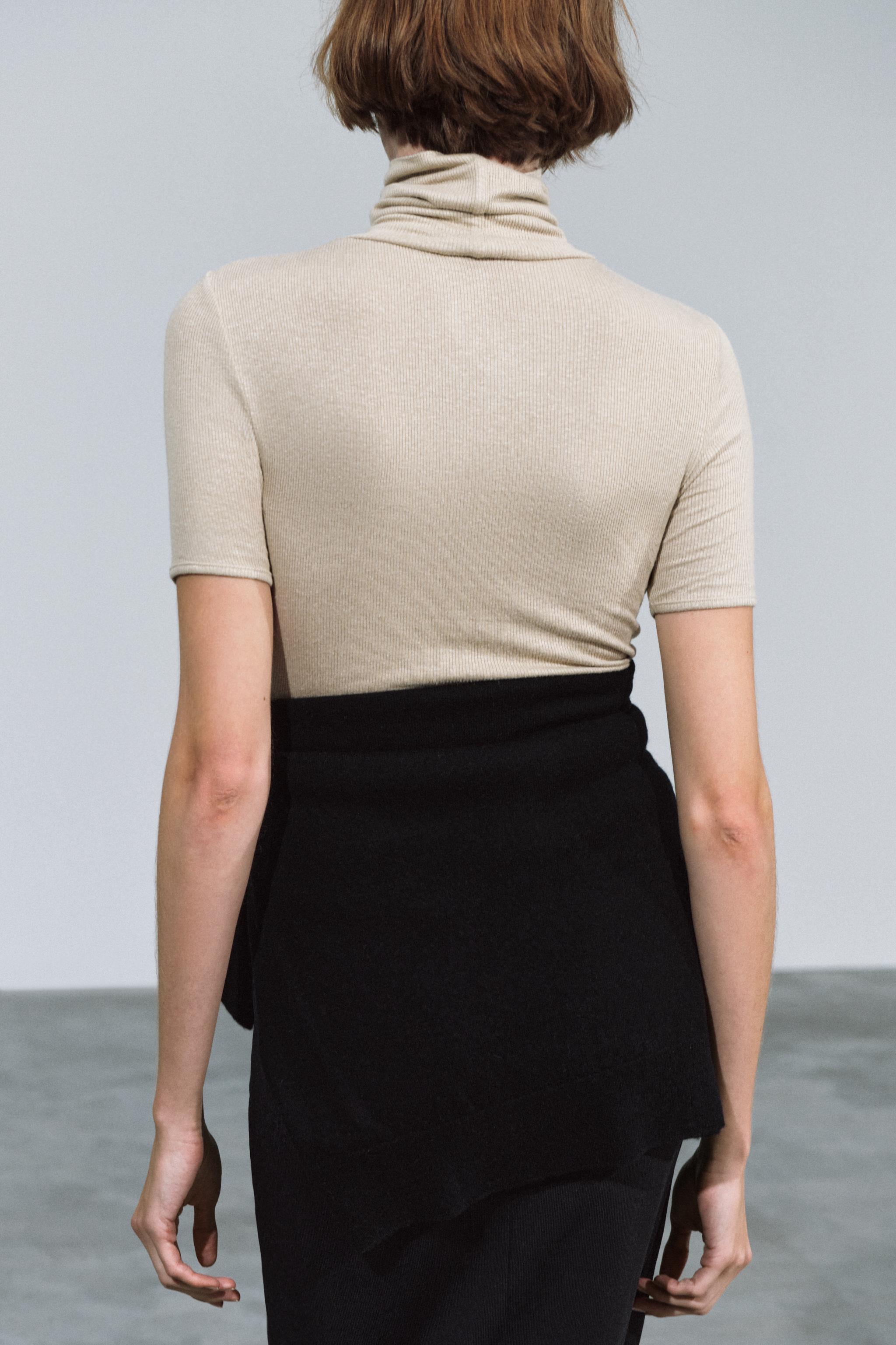 SHORT SLEEVE T-SHIRT