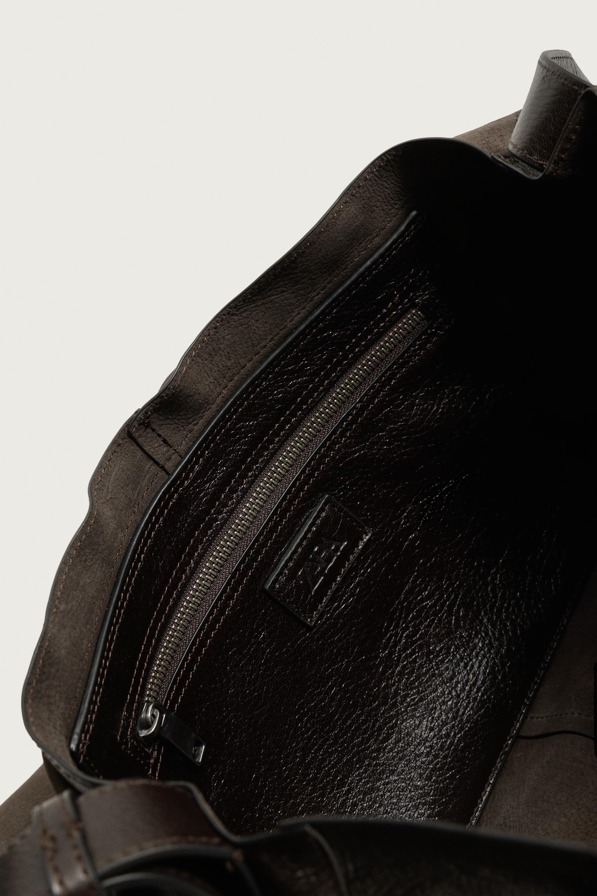 LEATHER SHOULDER BAG