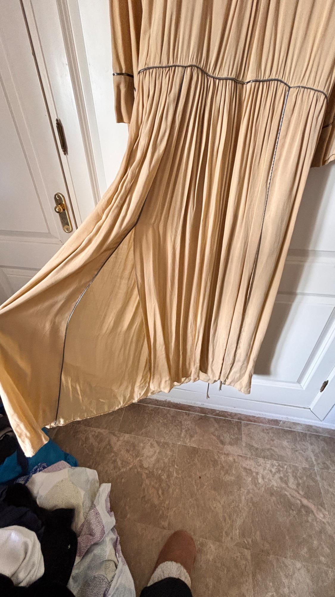 LIMITED EDITION LONG VENT DRESS - Image 3