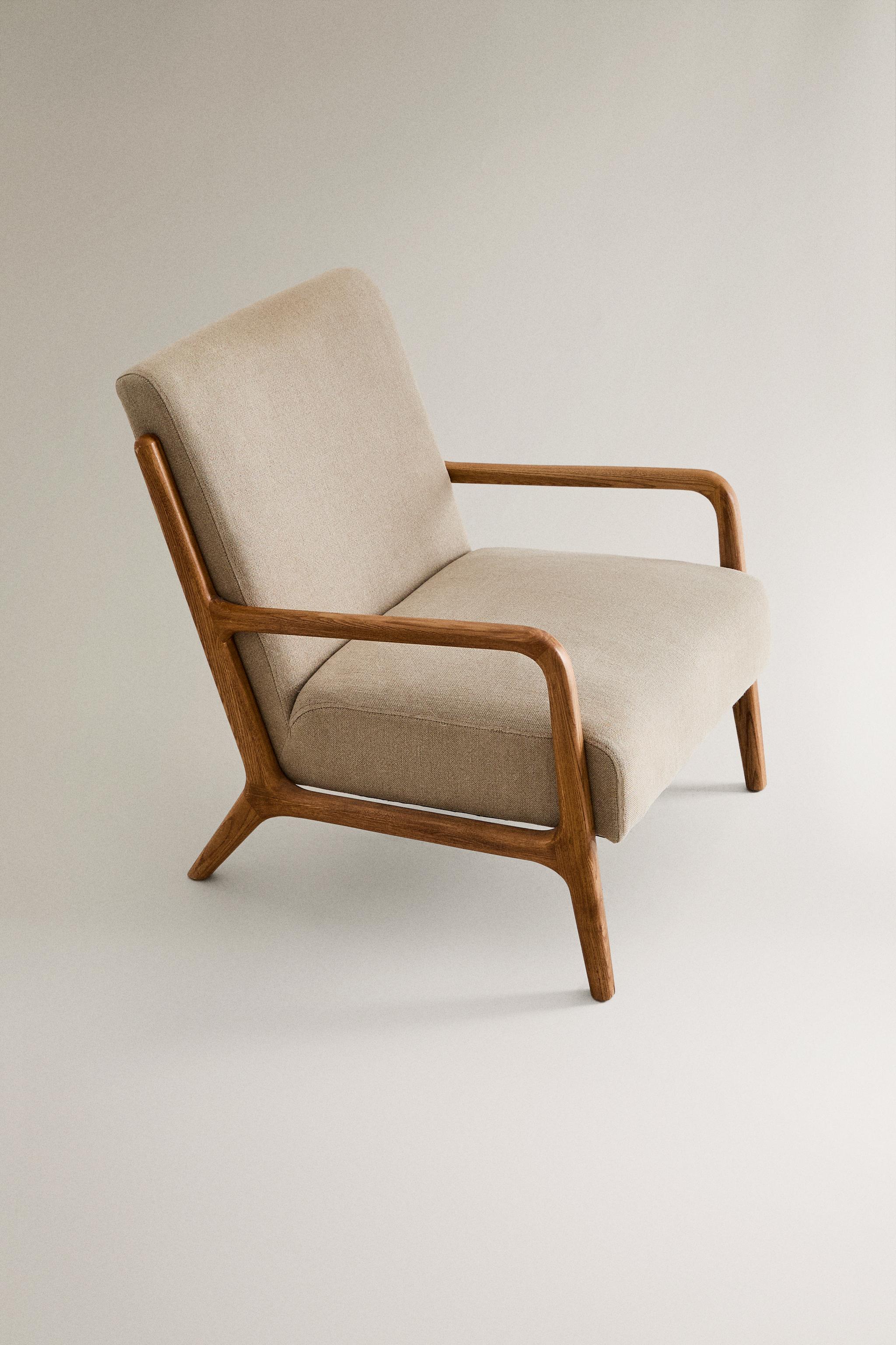 ASH WOOD AND LINEN ACCENT CHAIR — Light beige